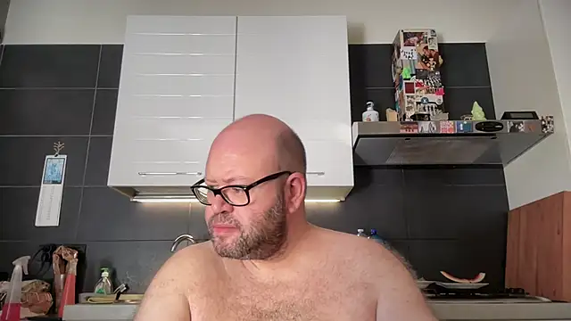 Snapshot of theitalianbear chatting on 7, 7, 2026 theitalianbear online show from 7, 7, 2026