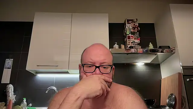 Snapshot of theitalianbear chatting on 10, 7, 2026 theitalianbear online show from 10, 7, 2026