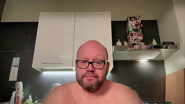 Snapshot of theitalianbear chatting on 13, 7, 2026 theitalianbear online show from 13, 7, 2026