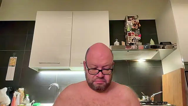 Snapshot of theitalianbear chatting on 5, 8, 2026 theitalianbear online show from 5, 8, 2026