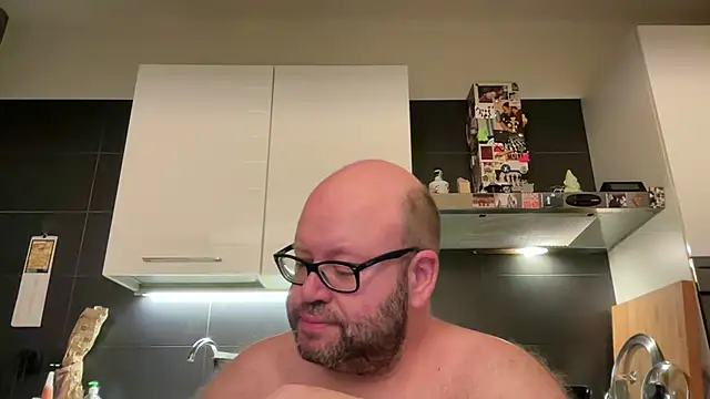 Snapshot of theitalianbear chatting on 8, 8, 2026 theitalianbear online show from 8, 8, 2026