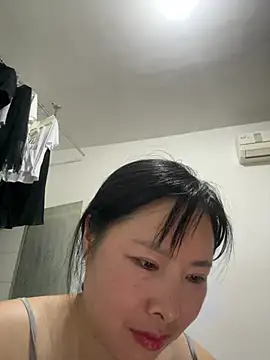 Snapshot of linlin-717 chatting on 5, 8, 2026 linlin-717 online show from 5, 8, 2026