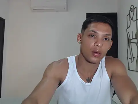 Snapshot of braddhott_ chatting on 1, 8, 2026 braddhott online show from 1, 8, 2026