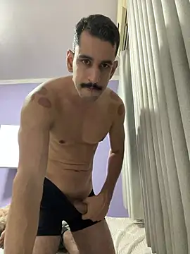 Snapshot of Raeuww chatting on 2, 8, 2026 Raeuww online show from 2, 8, 2026
