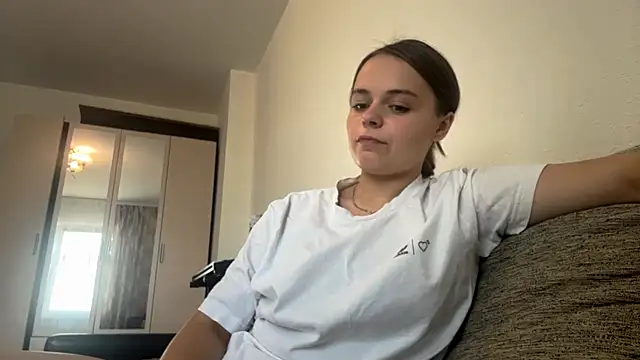 Snapshot of LorileeKaliszewski chatting on 3, 8, 2026 LorileeKaliszewski online show from 3, 8, 2026