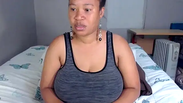 Snapshot of BigAreola26 chatting on 21, 1, 2025 BigAreola26 online show from 21, 1, 2025