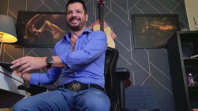 Snapshot of ChrisKox chatting on 29, 10, 2025 ChrisKox online show from 29, 10, 2025