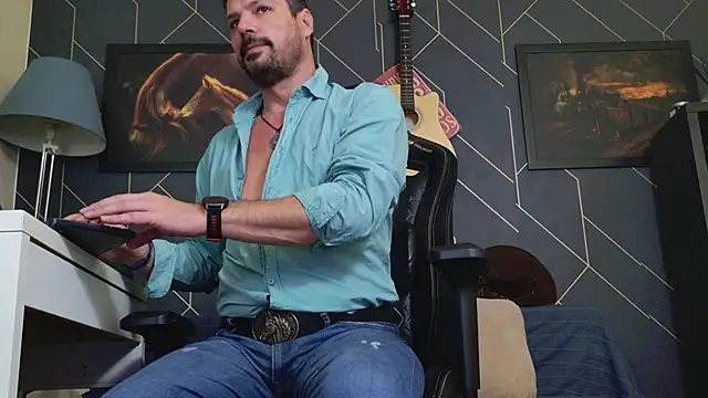 Snapshot of ChrisKox chatting on 3, 11, 2025 ChrisKox online show from 3, 11, 2025