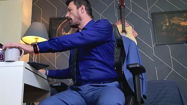 Snapshot of ChrisKox chatting on 7, 11, 2025 ChrisKox online show from 7, 11, 2025