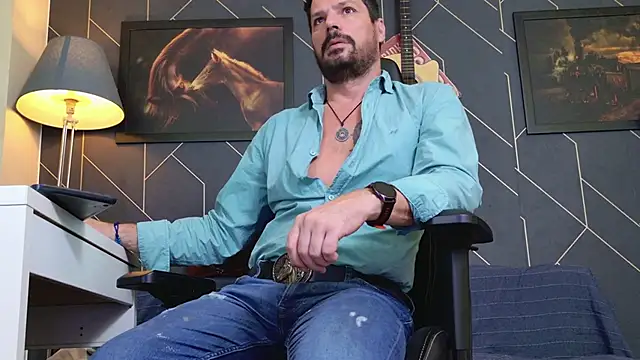 Snapshot of ChrisKox chatting on 9, 11, 2025 ChrisKox online show from 9, 11, 2025