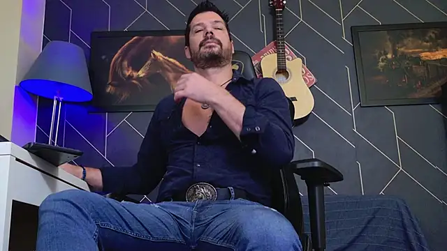 Snapshot of ChrisKox chatting on 19, 11, 2025 ChrisKox online show from 19, 11, 2025