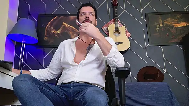 Snapshot of ChrisKox chatting on 24, 11, 2025 ChrisKox online show from 24, 11, 2025