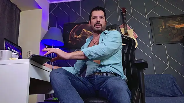 Snapshot of ChrisKox chatting on 27, 11, 2025 ChrisKox online show from 27, 11, 2025