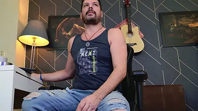 Snapshot of ChrisKox chatting on 21, 12, 2025 ChrisKox online show from 21, 12, 2025