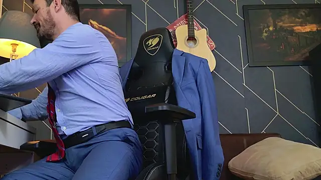 Snapshot of ChrisKox chatting on 22, 12, 2025 ChrisKox online show from 22, 12, 2025