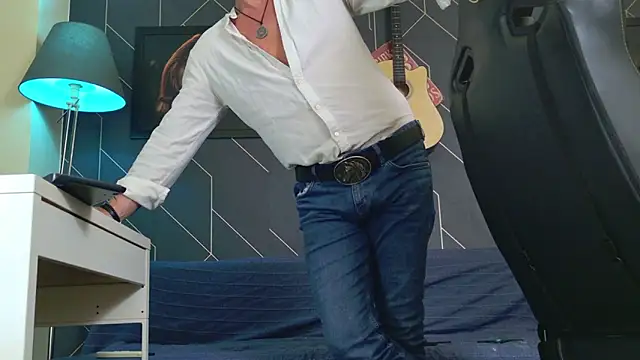 Snapshot of ChrisKox chatting on 9, 3, 2026 ChrisKox online show from 9, 3, 2026