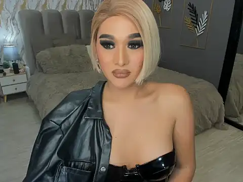 Snapshot of LegendaryNicole chatting on 1, 10, 2025 LegendaryNicole online show from 1, 10, 2025