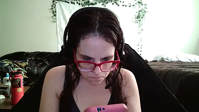 Snapshot of JessaBella chatting on 27, 10, 2025 JessaBella online show from 27, 10, 2025