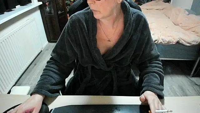 Snapshot of minoesje37 chatting on 22, 2, 2025 minoesje37 online show from 22, 2, 2025