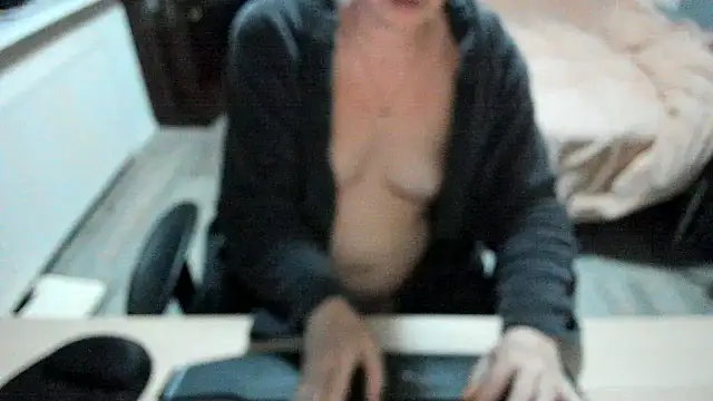 Snapshot of minoesje37 chatting on 26, 2, 2025 minoesje37 online show from 26, 2, 2025