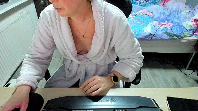 Snapshot of minoesje37 chatting on 3, 3, 2025 minoesje37 online show from 3, 3, 2025