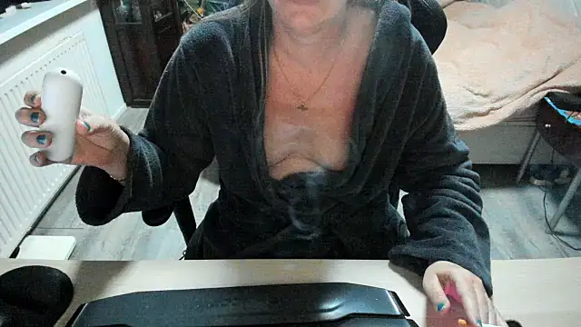 Snapshot of minoesje37 chatting on 17, 3, 2025 minoesje37 online show from 17, 3, 2025