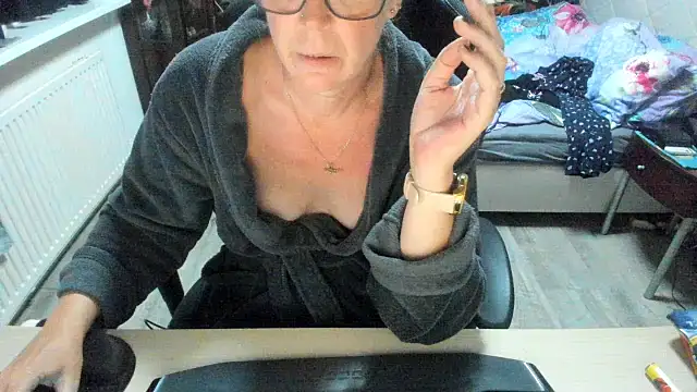 Snapshot of minoesje37 chatting on 30, 9, 2025 minoesje37 online show from 30, 9, 2025