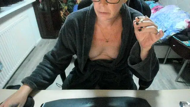 Snapshot of minoesje37 chatting on 1, 10, 2025 minoesje37 online show from 1, 10, 2025