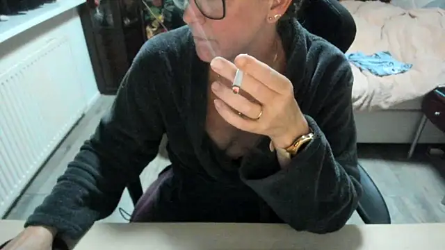 Snapshot of minoesje37 chatting on 30, 10, 2025 minoesje37 online show from 30, 10, 2025