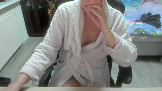 minoesje37 online show from 12, 1, 2026