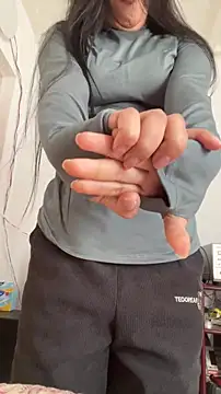 Snapshot of aimi_art1 chatting on 13, 1, 2026 aimi art1 online show from 13, 1, 2026