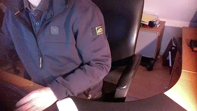 Snapshot of outlaw200 chatting on 12, 12, 2024 outlaw200 online show from 12, 12, 2024