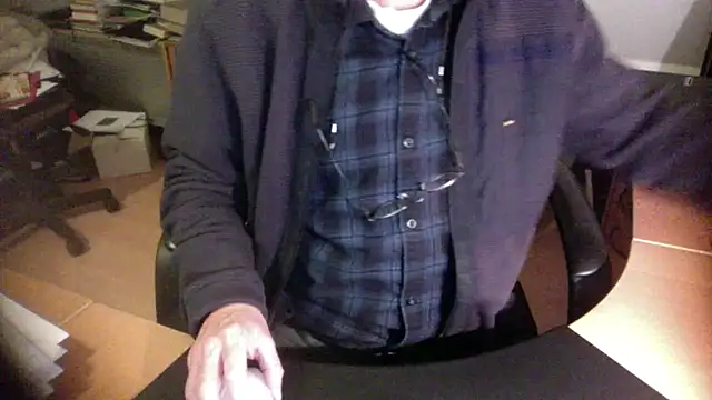 Snapshot of outlaw200 chatting on 22, 12, 2024 outlaw200 online show from 22, 12, 2024