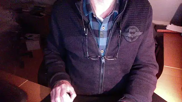 Snapshot of outlaw200 chatting on 29, 12, 2024 outlaw200 online show from 29, 12, 2024