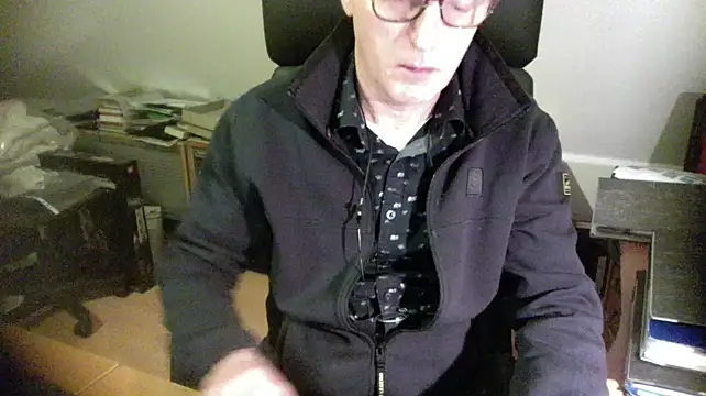 Snapshot of outlaw200 chatting on 11, 1, 2025 outlaw200 online show from 11, 1, 2025