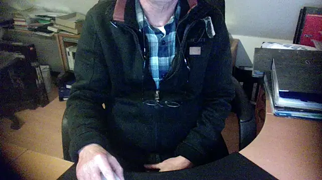 Snapshot of outlaw200 chatting on 13, 1, 2025 outlaw200 online show from 13, 1, 2025