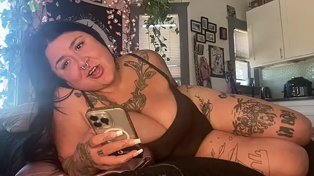 Snapshot of Sad1st1kSadie chatting on 13, 1, 2026 Sad1st1kSadie online show from 13, 1, 2026