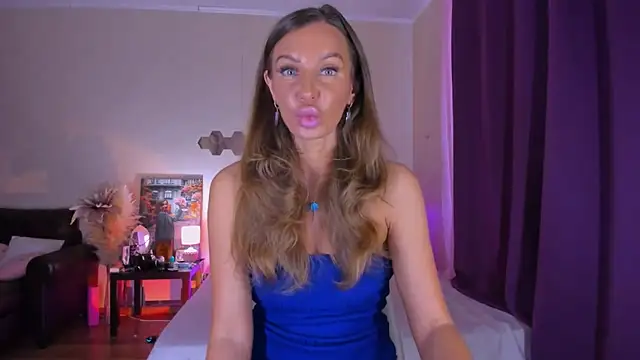Snapshot of EmmaAbramson chatting on 12, 5, 2026 EmmaAbramson online show from 12, 5, 2026