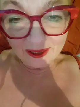 Snapshot of MucMilf59 chatting on 1, 11, 2025 MucMilf59 online show from 1, 11, 2025