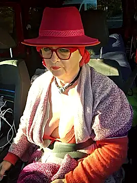 Snapshot of MucMilf59 chatting on 4, 11, 2025 MucMilf59 online show from 4, 11, 2025