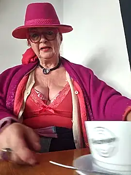 Snapshot of MucMilf59 chatting on 5, 11, 2025 MucMilf59 online show from 5, 11, 2025