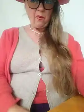 Snapshot of MucMilf59 chatting on 22, 11, 2025 MucMilf59 online show from 22, 11, 2025