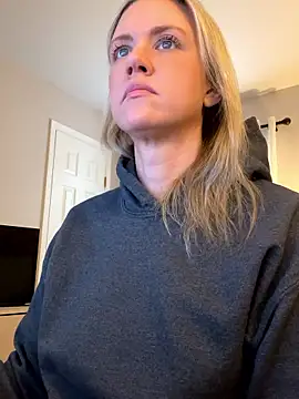 Snapshot of Kay_Cakes chatting on 3, 3, 2026 Kay Cakes online show from 3, 3, 2026