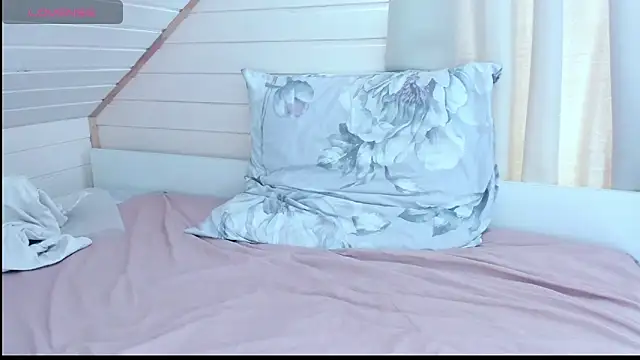 I AM MILF online show from 7, 2, 2025