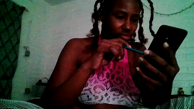 Xochillovemoney2 online show from 10, 3, 2025