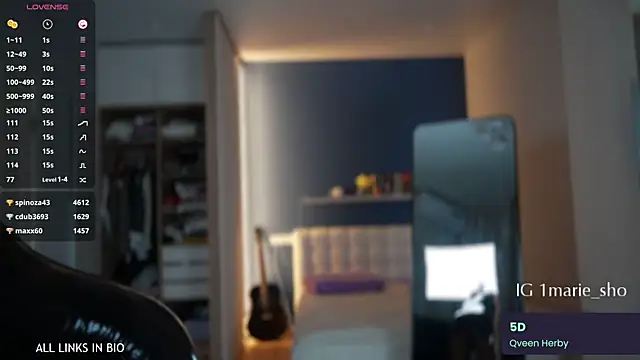 LAUREL HAZEL online show from 8, 10, 2025