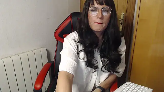 Snapshot of Chic_desire chatting on 10, 3, 2026 Chic desire online show from 10, 3, 2026