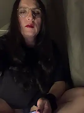 Snapshot of Chic_desire chatting on 30, 3, 2026 Chic desire online show from 30, 3, 2026