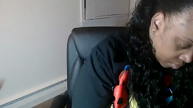 Sexymona1218 online show from 18, 12, 2025