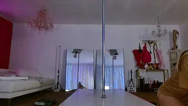 Sweet-Ginger online show from 2, 1, 2025